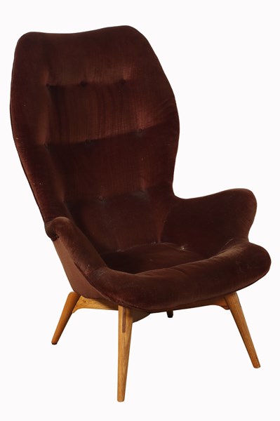 Lot 485 - FEATHERSTON W180 CONTOUR CHAIR