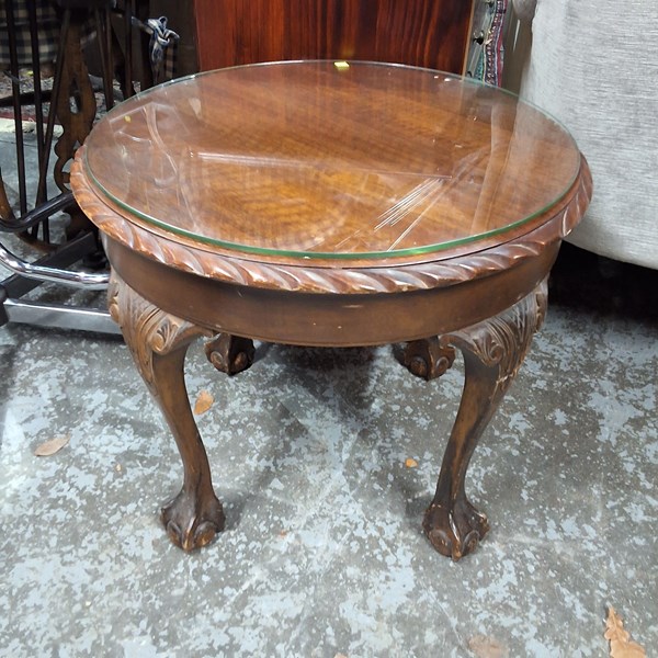 Lot 73 - SIDE TABLE