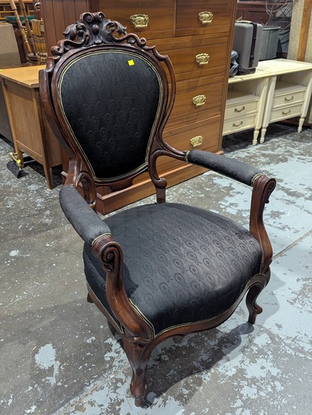 Lot 237 - ARMCHAIR