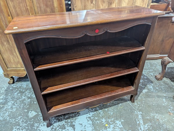 Lot 232 - BOOKSHELF