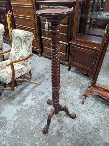Lot 48 - TORCHIERE