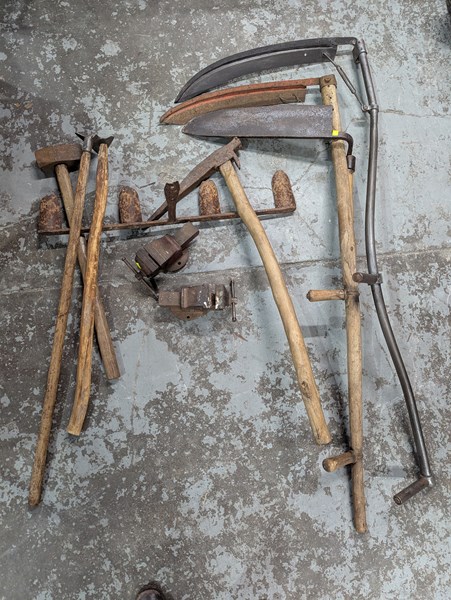 Lot 269 - FARM TOOLS