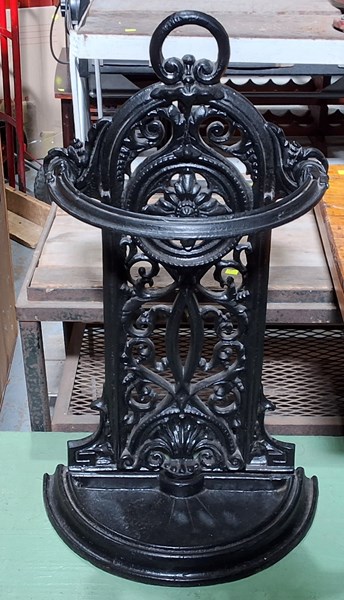 Lot 300 - UMBRELLA STAND