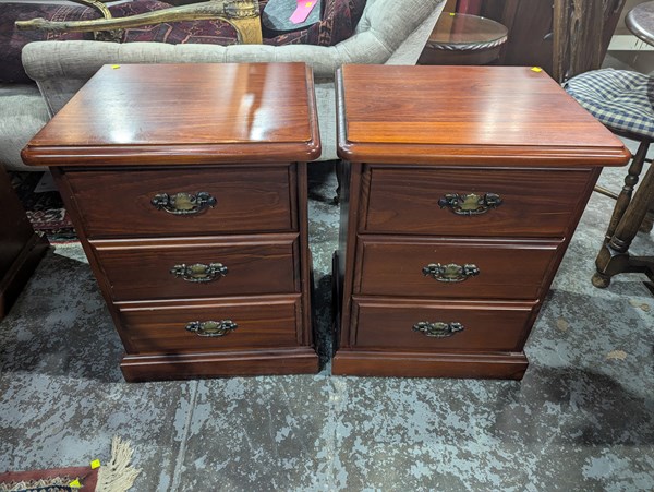 Lot 78 - BEDSIDES