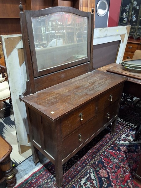 Lot 181 - DRESSER
