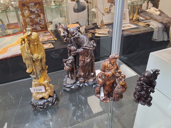 Lot 1559 - CHINESE FIGURES