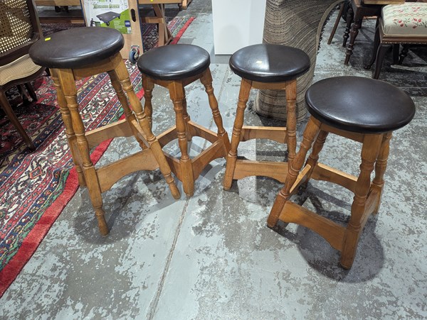 Lot 164 - BARSTOOLS