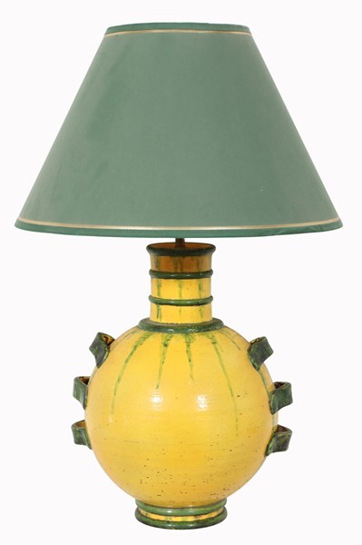 Lot 132 - TABLE LAMP