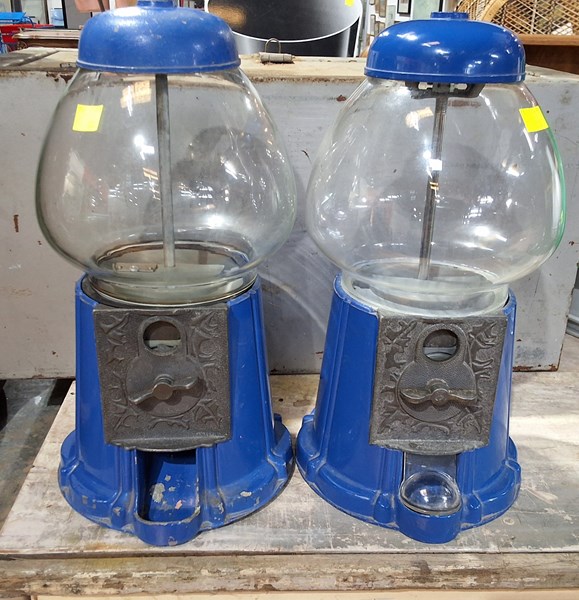 Lot 302 - GUM BALL MACHINES