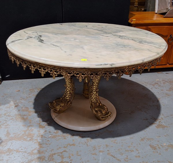 Lot 247 - COFFEE TABLE