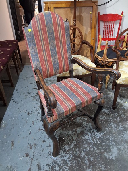 Lot 411 - ARMCHAIR