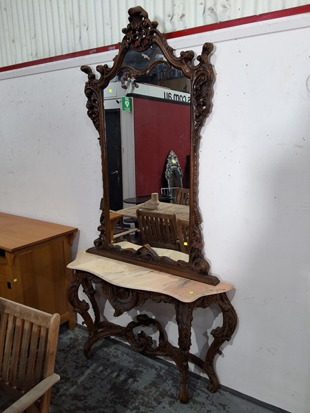 Lot 4 - CONSOLE TABLE