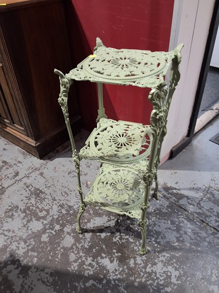 Lot 410 - PLANT STAND