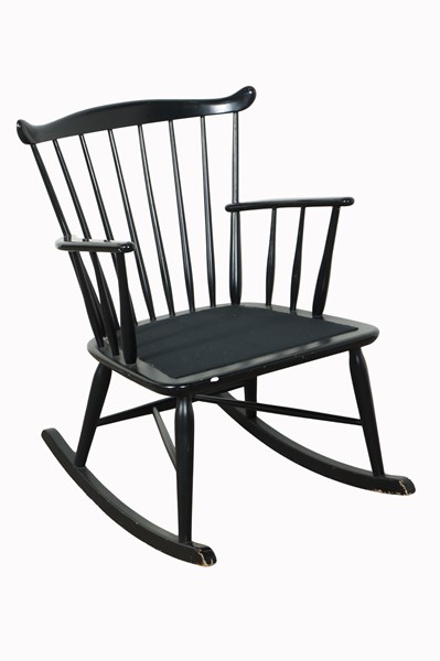 Lot 209 - MODEL 181 ROCKING CHAIR