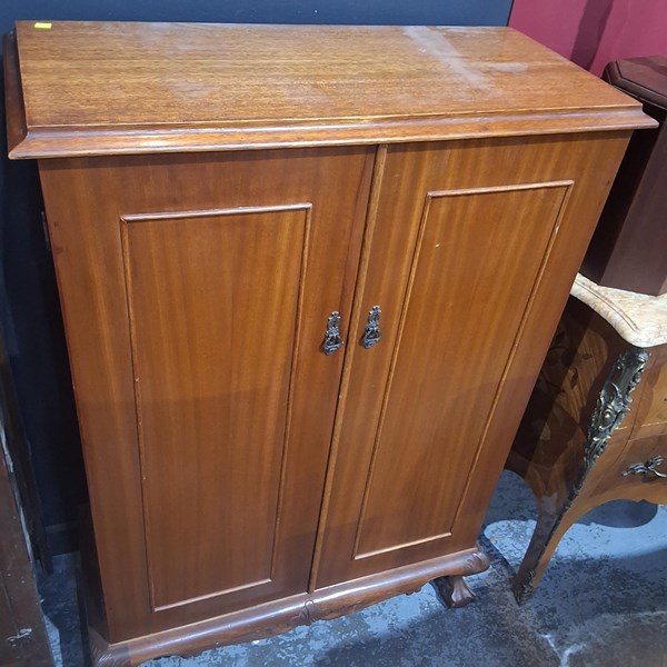 Lot 175 - HALL CUPBOARD