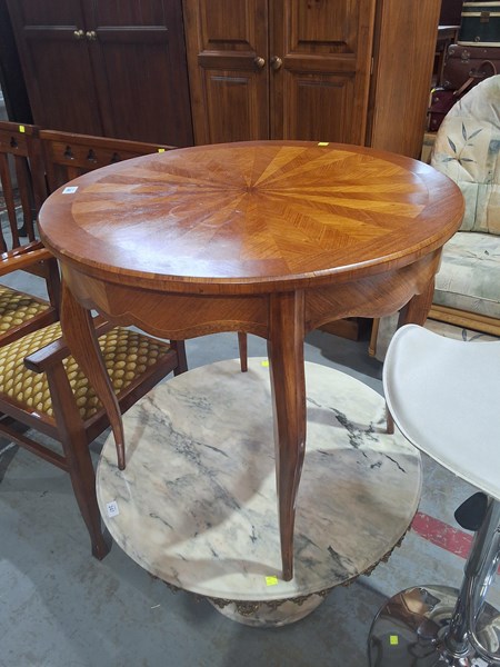 Lot 246 - LAMP TABLE