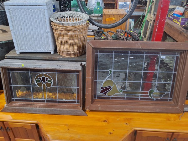 Lot 253 - LEADLIGHT
