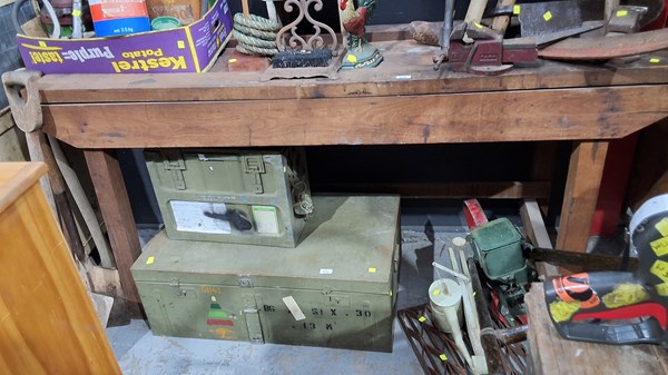 Lot 270 - WORKBENCH