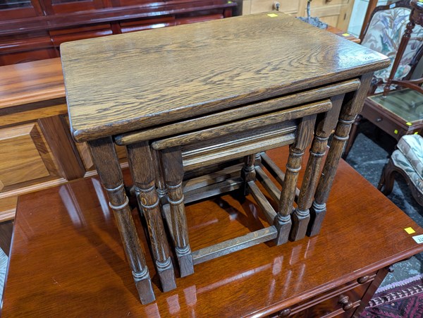 Lot 226 - NEST OF TABLES