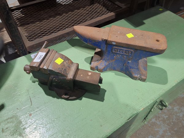 Lot 305 - ANVIL & VICE