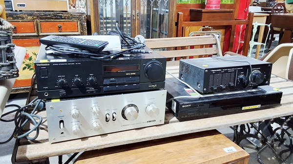 Lot 423 - HI FI