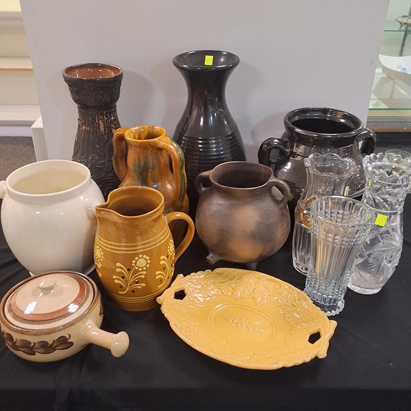 Lot 1297 - VASES & BOWLS