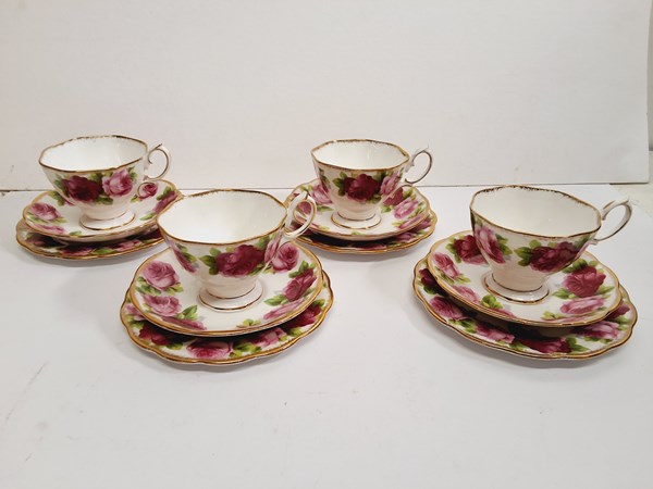 Lot 1227 - TRIO SET