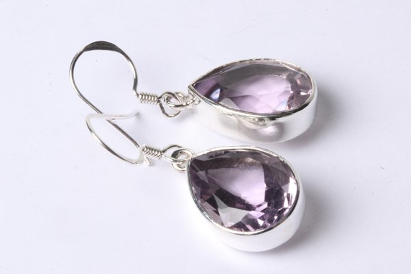 Lot 1017 - EARRINGS