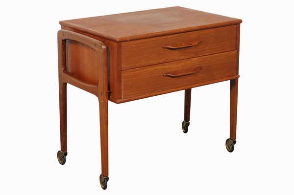 Lot 28 - WORK TABLE