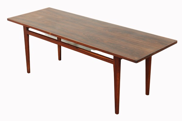Lot 170 - ROSEWOOD COFFEE TABLE