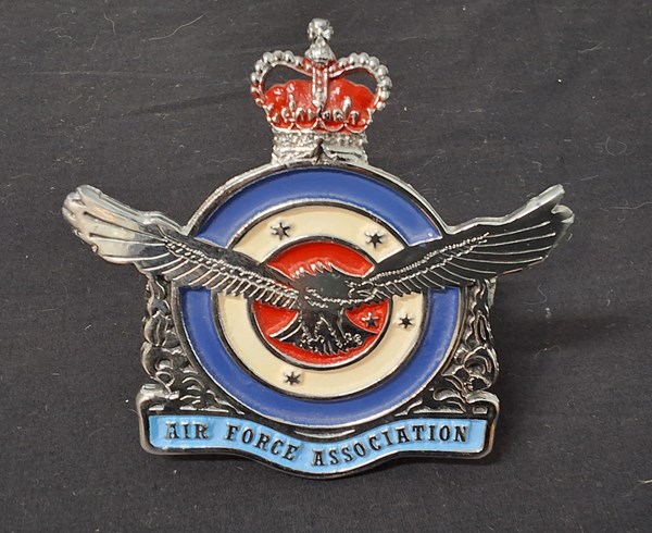 Lot 1250 - CAR BADGE