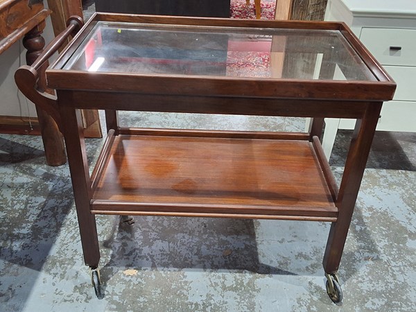 Lot 168 - TRAY MOBILE