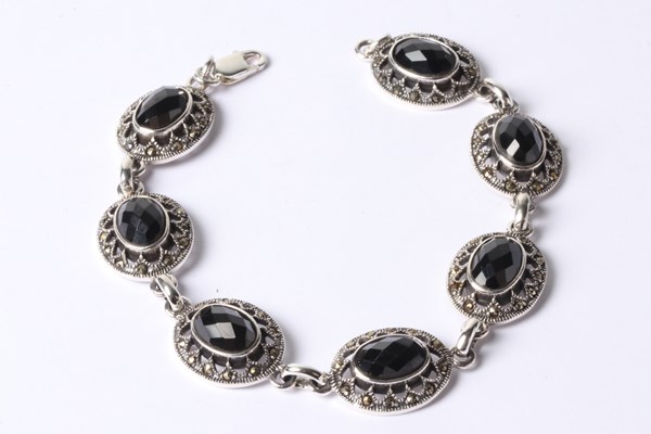 Lot 1036 - BRACELET