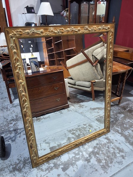 Lot 32 - MIRROR