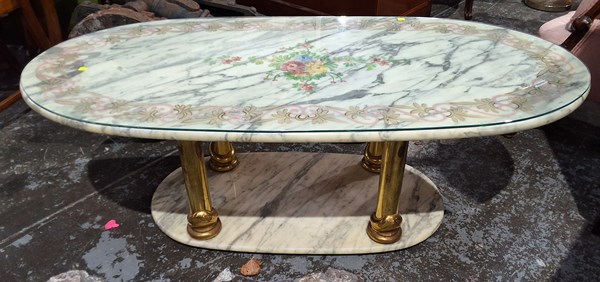 Lot 128 - COFFEE TABLE