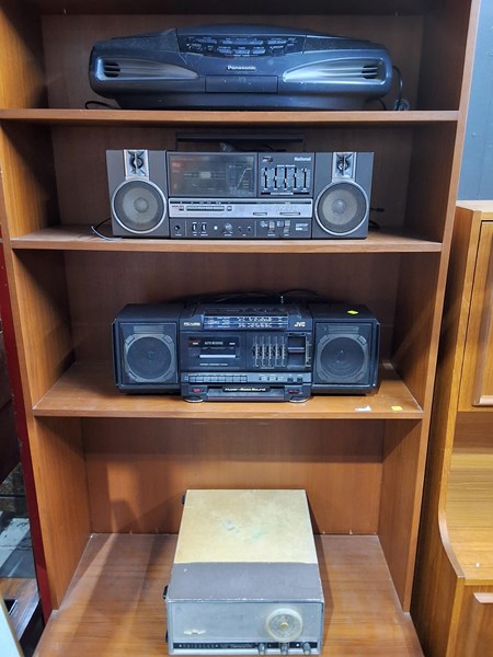Lot 323 - STEREO LOT