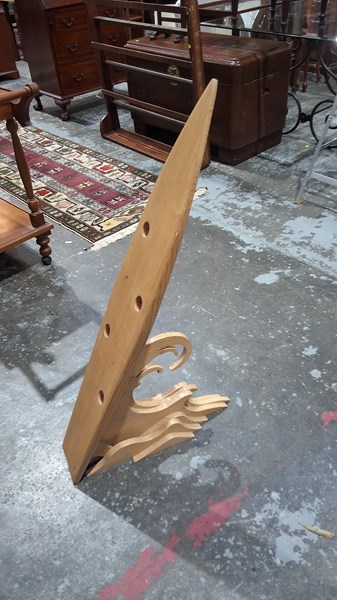Lot 112 - WINE RACK
