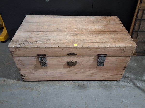 Lot 339 - TRUNK