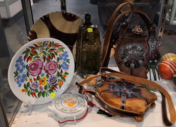 Lot 1435 - HUNGARIAN SOUVENIRS