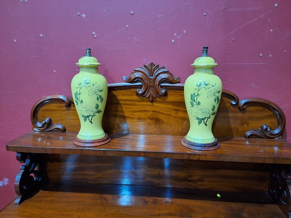 Lot 115 - TABLE LAMPS