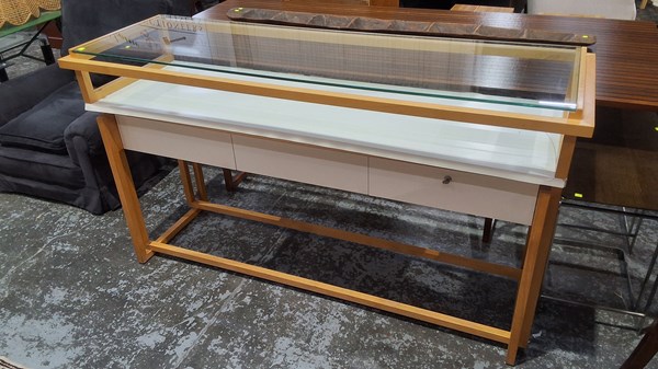 Lot 226 - CONSOLE TABLE