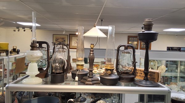 Lot 1333 - LAMPS