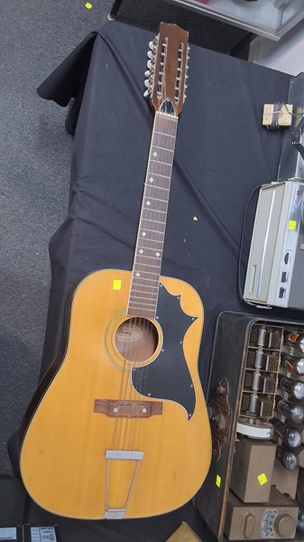Lot 1198 - IBANEZ GUITAR