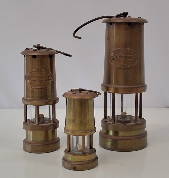 Lot 1135 - LAMPS