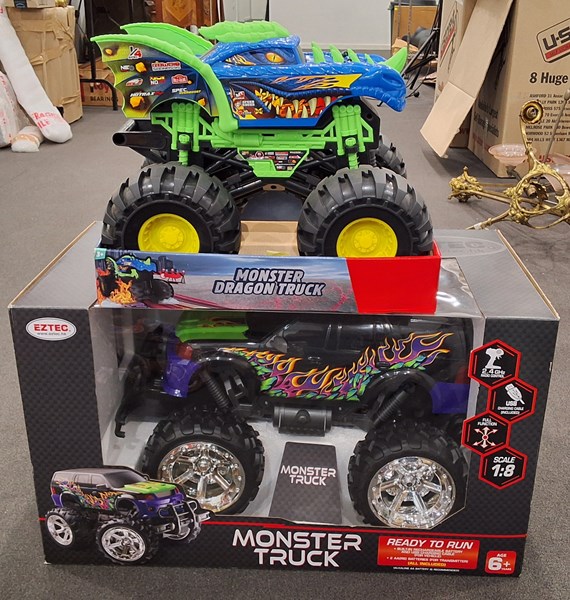 Lot 1484 - MONSTER TRUCKS