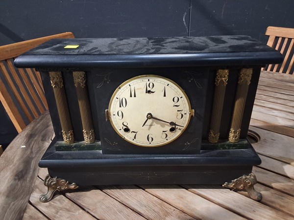 Lot 118 - MANTLE CLOCK