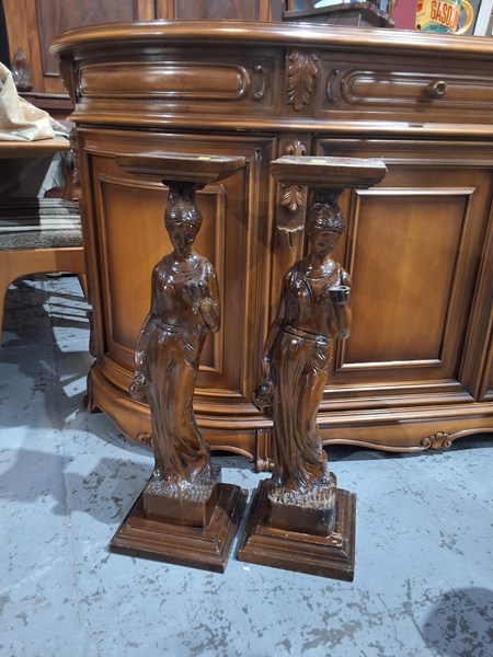 Lot 154 - PEDESTALS