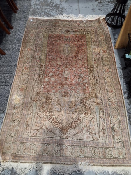 Lot 50 - RUG