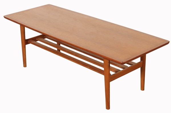 Lot 15 - TEAK COFFEE TABLE