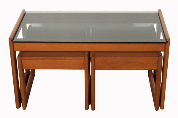 Lot 154 - NEST OF TABLES